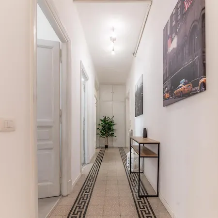 Elegant Palumbo Apartment Rome